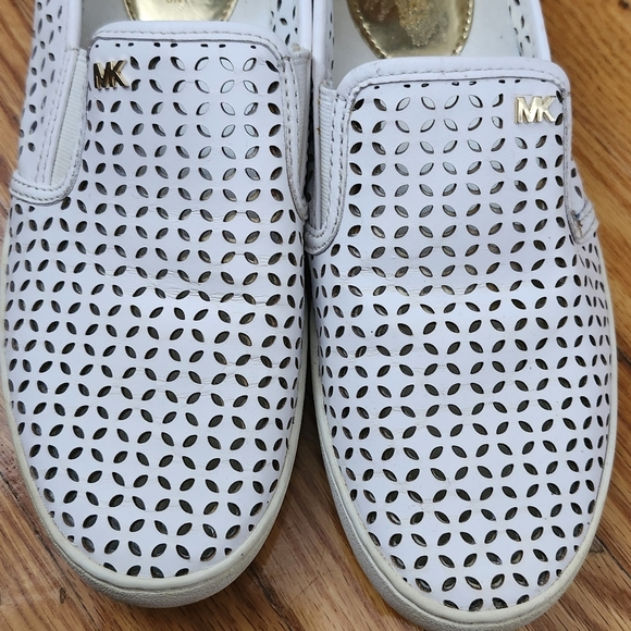 ALMOST BRAND NEW SNEAKERS SIZE 8 MICHAEL KORS - Picture 10 of 11